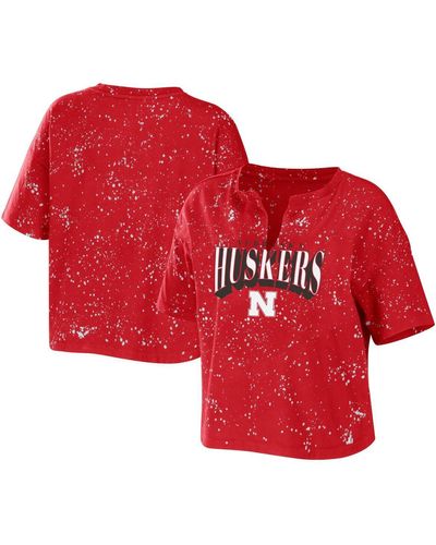 WEAR by Erin Andrews Nebraska Huskers Bleach Wash Splatter Cropped Notch Neck T-shirt - Red