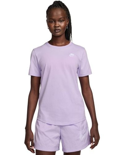Nike Sportswear Club Essentials T-shirt - Purple