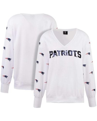 Cuce New England Patriots Sequin Fleece V-neck T-shirt - White