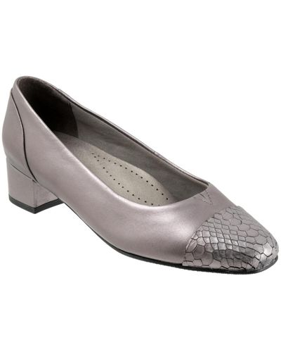 Trotters Daisy Pumps - Gray