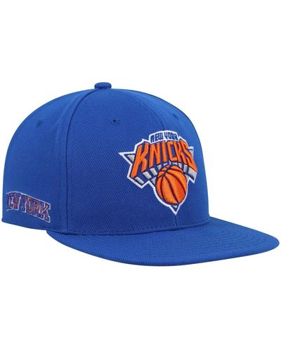 Mitchell & Ness New York Knicks Core Side Snapback Hat - Blue