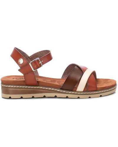 Xti Flat Strappy Sandals By - Brown