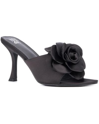 New York & Company Gardenia Heel Slide - Black