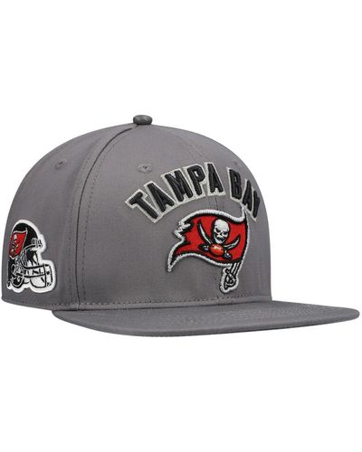 Pro Standard Tampa Bay Buccaneers Stacked Snapback Hat - Gray