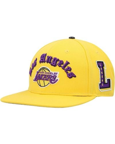 Pro Standard Los Angeles Lakers Old English Snapback Hat - Yellow