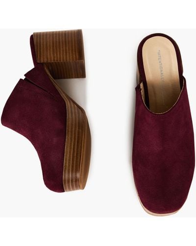 MW Intentionally Blank Facts Clogs - Red