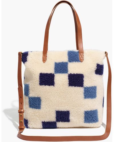 MW The Medium Transport Tote: (re)sourced Sherpa Edition - Blue