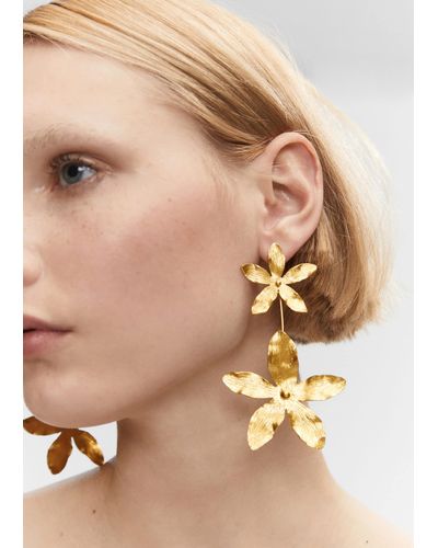 Mango Flower Pendant Earrings - Metallic