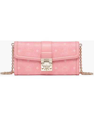 MCM Tracy Chain Wallet In Visetos - Pink