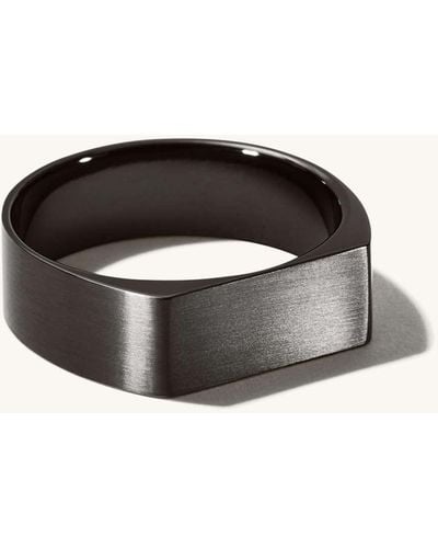 MEJURI Slim Rectangular Signet Ring Titanium - Black