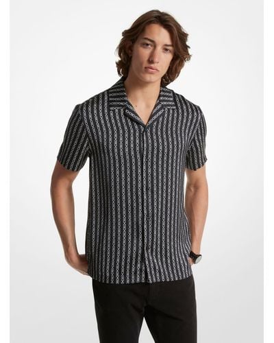 Michael Kors Camisa tejida con cuello cubano rayas y logotipo imperio - Negro