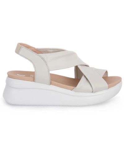 Callaghan Flat Sandals - White