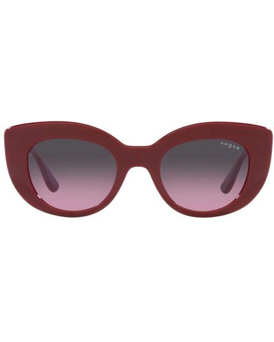 Vogue Sonnenbrille im schmetterlingsstil mit bordeauxrahmen - Braun