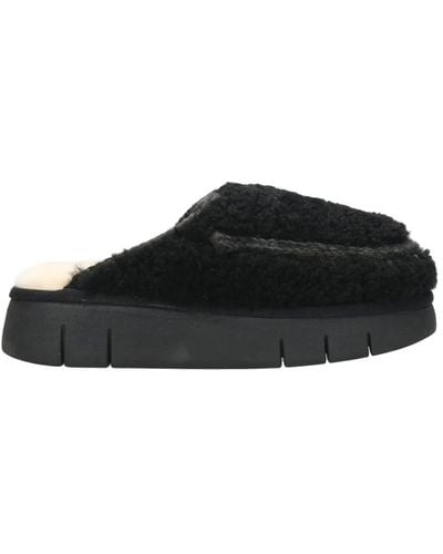 Mou Slippers - Black