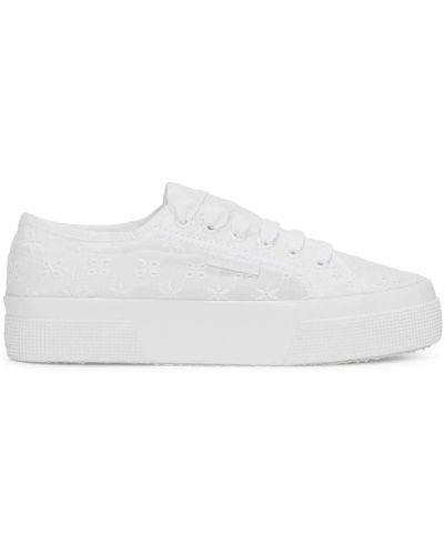 Superga Weiße sneakers modell 2740