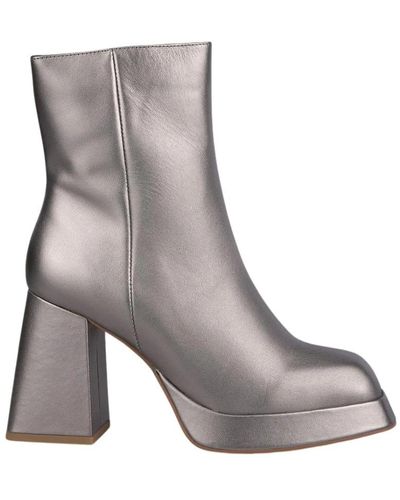 Alma En Pena. Heeled Boots - Grey