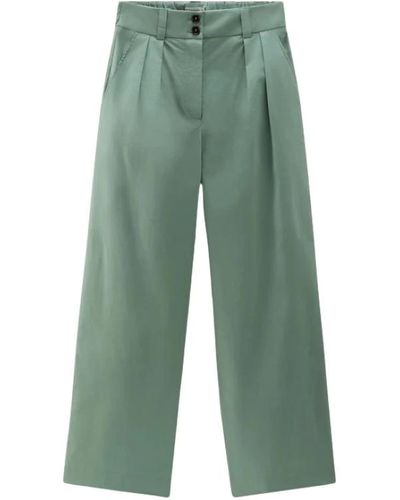 Woolrich Trousers > wide trousers - Vert