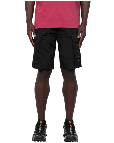 C.P. Company Schwarze nylon regular fit shorts - Rot