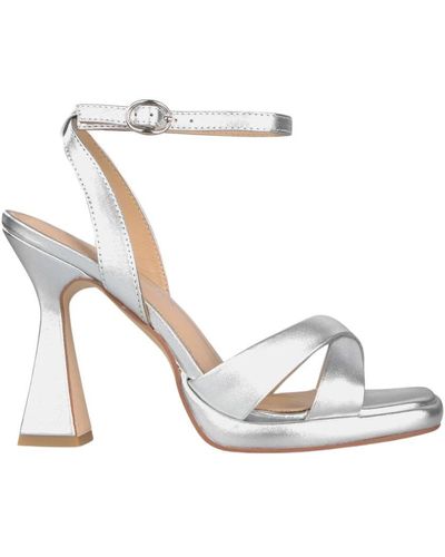 Alma En Pena. High Heel Sandals - White