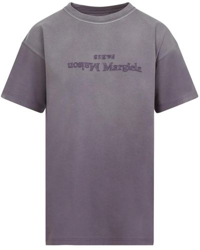 Maison Margiela Verbessern sie ihre lässige garderobe mit diesem aubergine t-shirt,gewaschenes schwarzes t-shirt - Lila