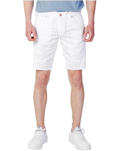 Jeckerson Casual Shorts - White