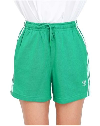 adidas Originals Shorts verdi e bianchi 3-stripes - Verde