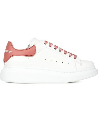 Alexander McQueen Weiße oversize-sneaker mit korallenrosa