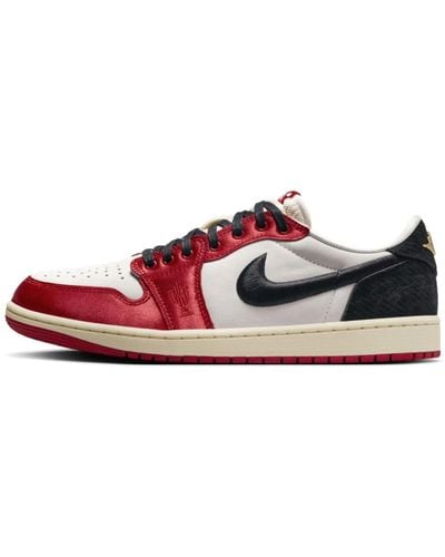 Nike Trainers - Red