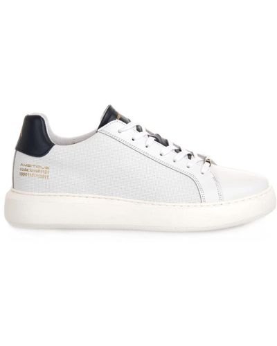 Ambitious Sneakers - White