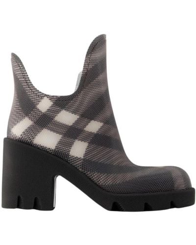 Burberry Heeled Boots - Brown