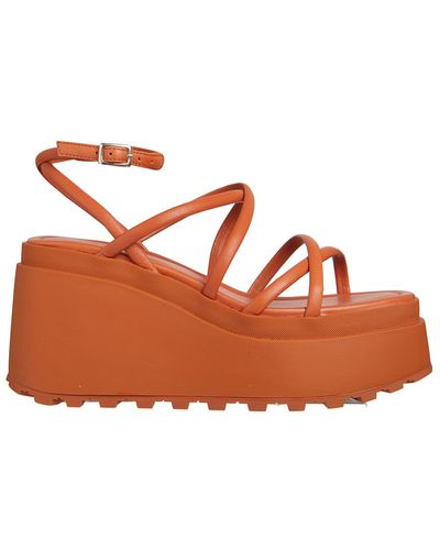 Vic Matié Sandal in leather with wedge - Orange