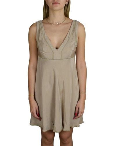 Prada Kurzes Kleid mit V-Ausschnitt - Braun