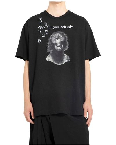 Yohji Yamamoto Schwarzes grafisches t-shirt mit kurzen ärmeln