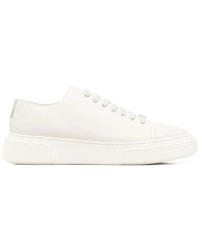 Giorgio Armani Weiße elegante geschlossene flache sneakers