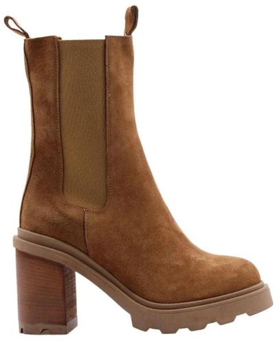 Mimmu Heeled Boots - Brown