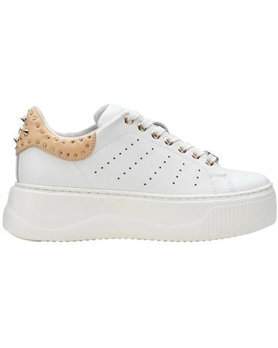Cult Sneakers in pelle bianco/caramello con borchie oro