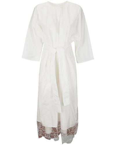 Sofie D'Hoore Kleid mit spitzenbesatz, schal und gürtel - Weiß