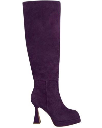 Alma En Pena. Heeled Boots - Purple