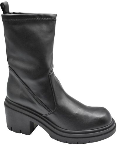 Janet & Janet High Boots - Black