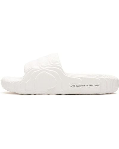 adidas Shoes > flip flops & sliders > sliders - Blanc