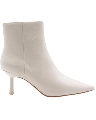 Lola Cruz Heeled Boots - White