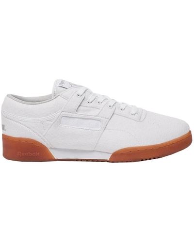 Reebok Weißer workout low clean year of fitness