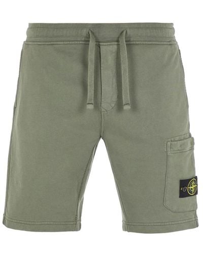 Stone Island Cargo bermuda shorts in regular fit - Grün