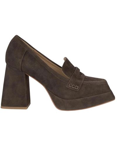 Alma En Pena. Court Shoes - Brown
