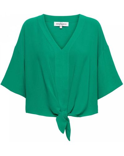 &Co Woman Grüne bluse mit v-ausschnitt &co