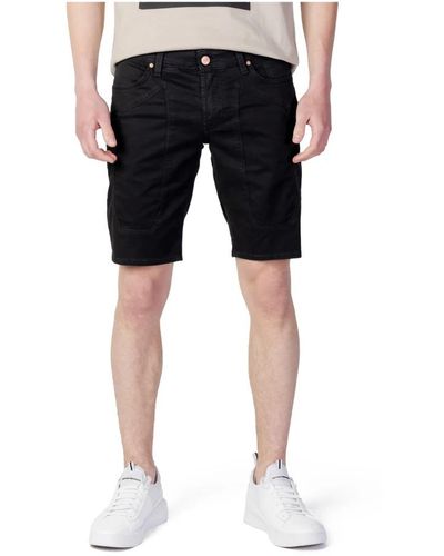 Jeckerson Casual Shorts - Black