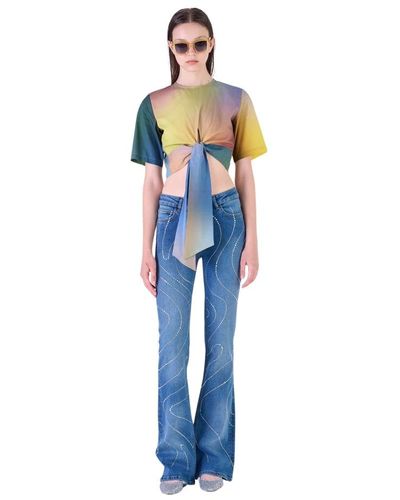 Silvian Heach Crop t-shirt mit kurzen ärmeln und knotendetail vorne in - Blau