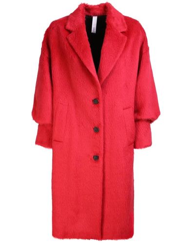 Hevò Santa caterina coat by hevã2. the brand evokes the history of italian fashion with original and contemporary touches - Rosso