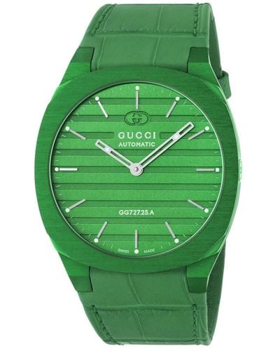 Gucci 40 mm grünes aluminium-mehrschichtgehäuse, grünes messingzifferblatt mit interlocking g, grünes alligatorarmband