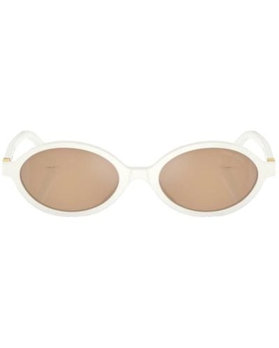 Miu Miu Weiße ovale sonnenbrille mit verspiegelten orangefarbenen gläsern - Natur